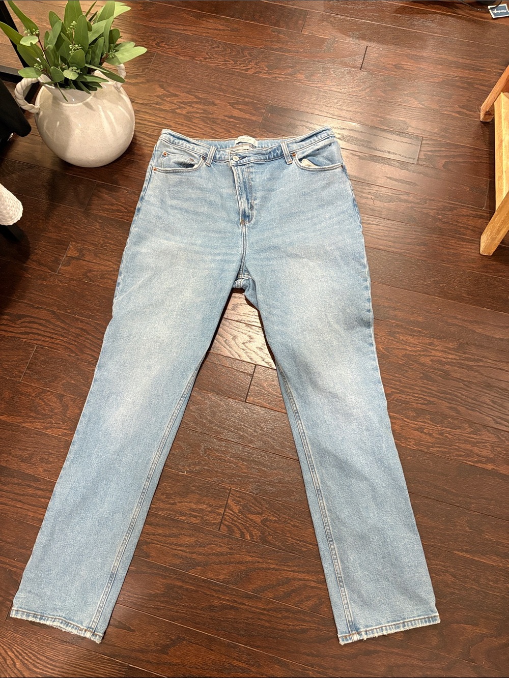 Abercrombie & Fitch Light Wash Straight Leg Jeans